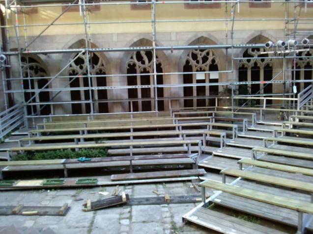 Ruhe Kehrt Ein In Den Klosterhof Klosterhofspiele Theater